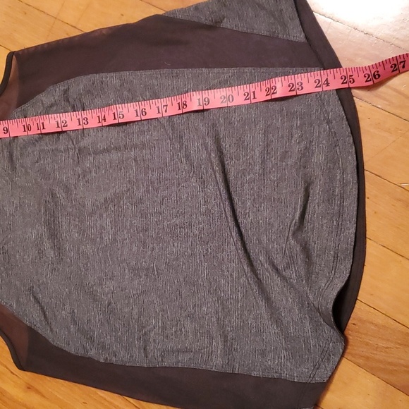 Lululemon Run Off Route tank top. Mesh. Green army + grey. Women size 8 - Picture 10 of 11
